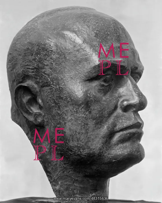 : Bronze bust of Benito Mussolini : Bronze bust of Benito Mussolini
