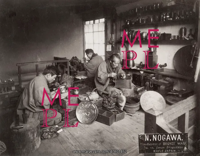 : Bronze goods workshop, Japan : Bronze goods workshop, Japan
