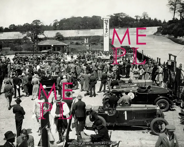 : Brooklands Circuit - Weybridge, Surrey - Paddock Scene
