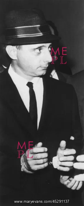 : Brooklyn mobster Larry Gallo, leaving Brooklyn : Brooklyn mobster Larry Gallo, leaving Brooklyn
