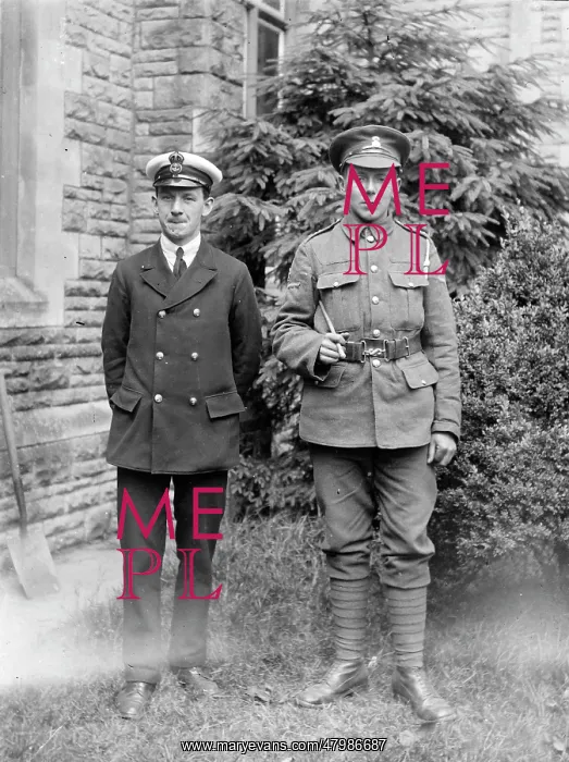 : Two brothers in uniform, prepared for war : Two brothers in uniform, prepared for war