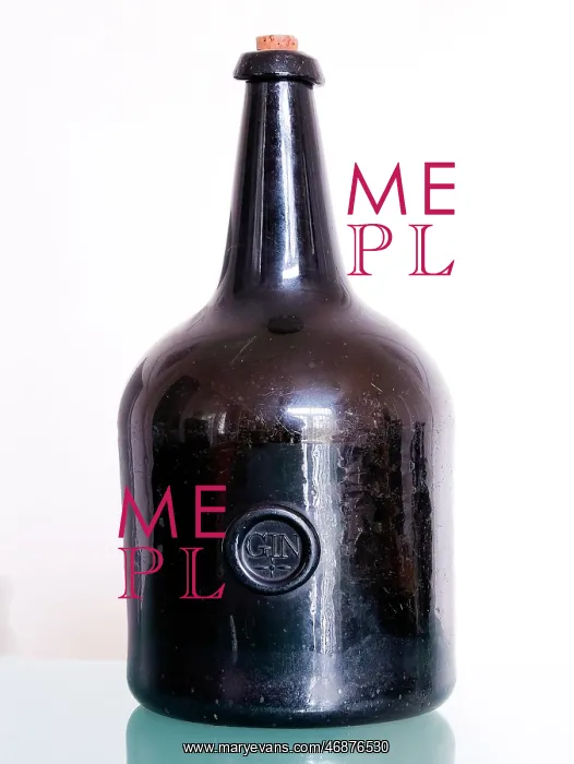 : Brown gin bottle : Brown gin bottle