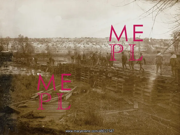 : Brtish troops constructing a railway track, WW1 : Brtish troops constructing a railway track, WW1