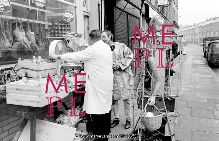: Bruce Lacey, performance artist : Bruce Lacey, performance artist