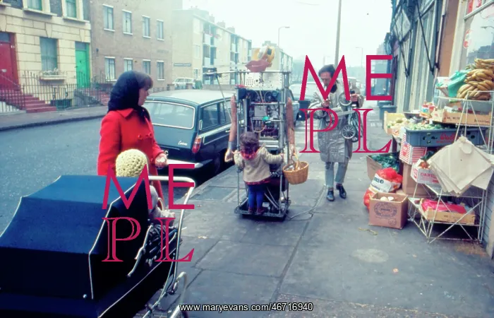 : Bruce Lacey, performance artist : Bruce Lacey, performance artist
