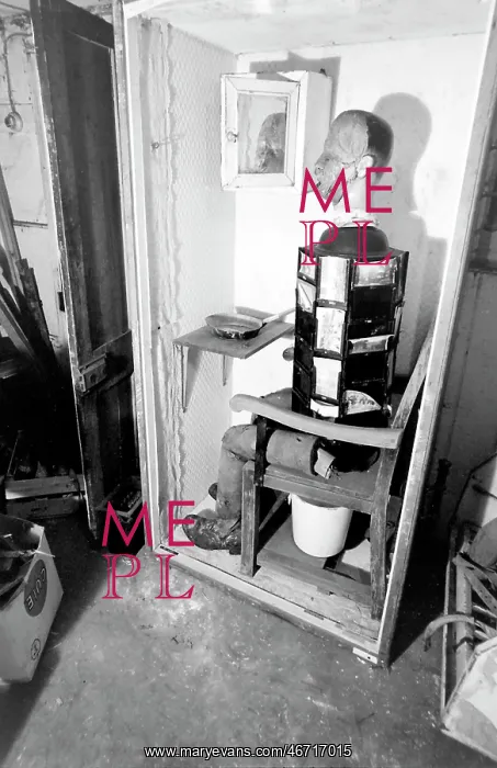 : Bruce Lacey, performance artist : Bruce Lacey, performance artist