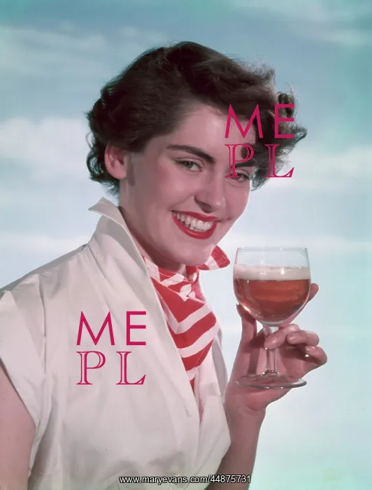 : BRUNETTE WITH BEER : BRUNETTE WITH BEER
