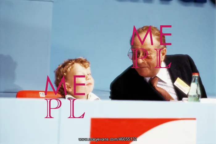 : Bruno Kreisky and his grandson : Bruno Kreisky and his grandson