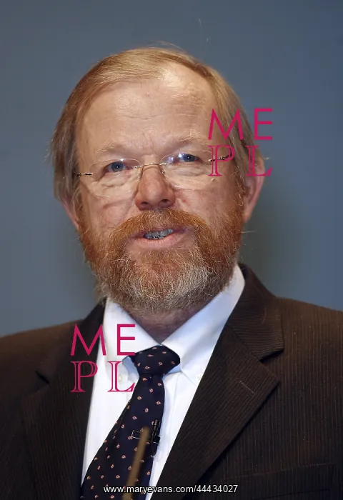 : Bill Bryson : Bill Bryson