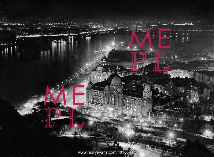 : Budapest at night, 1934 : Budapest at night, 1934