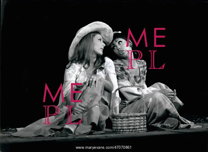 : Budapest Theatre programme, MacDermot comedy : Budapest Theatre programme, MacDermot comedy