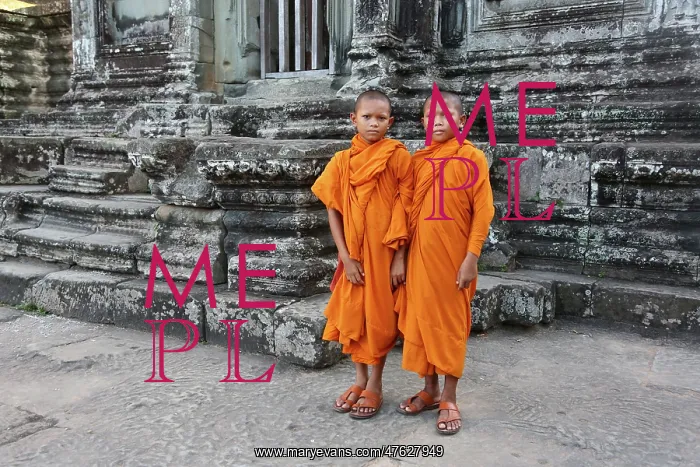  : Buddhist Monks at Angkor Wat Temple, Siem Reap, Cambodia