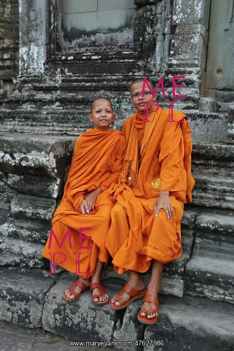  : Buddhist Monks at Angkor Wat Temple, Siem Reap, Cambodia