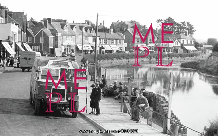 : Bude, Bus on the Strand c1950 : Bude, Bus on the Strand c1950