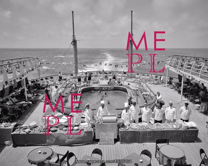 : Buffet Lunch Serving Crew Staff Assembled Aboard : Buffet Lunch Serving Crew Staff Assembled Aboard