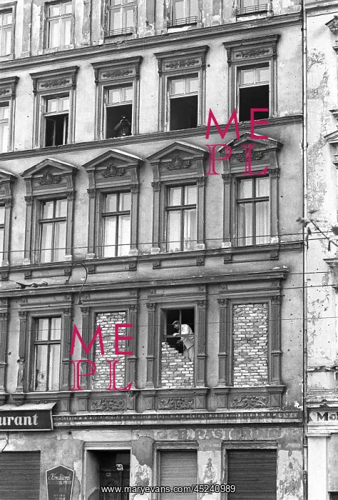 : Building the Berlin Wall 1961 - Brick up of windows : Building the Berlin Wall 1961 - Brick up of windows