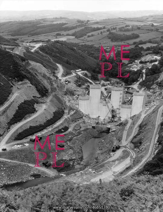 : BUILDING CLYWEDOG DAM : BUILDING CLYWEDOG DAM