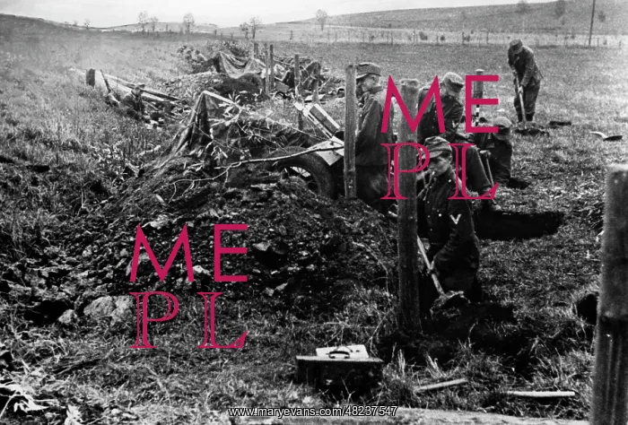 : Building an emplacement during the fighting in East Prussia : Building an emplacement during the fighting in East Prussia