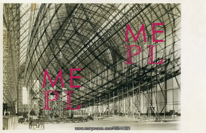 : Building the frame of the Zeppelin Hindenburg : Building the frame of the Zeppelin Hindenburg