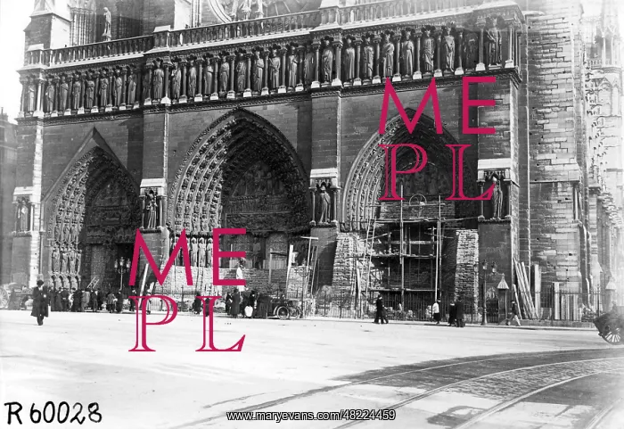 : Building protection against aerial attacks at the Notre : Building protection against aerial attacks at the Notre