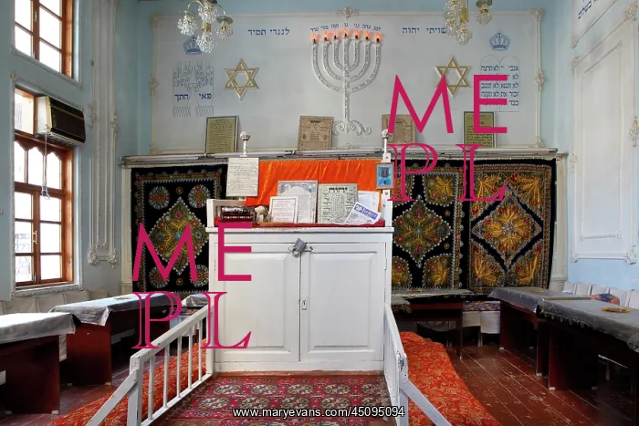 : Bukhara. Low angle view of altar, old Buhara'nin Yehudi Synagogue : Bukhara. Low angle view of altar, old Buhara'nin Yehudi Synagogue