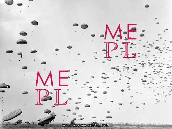 : Bulk landing of American parachutists : Bulk landing of American parachutists