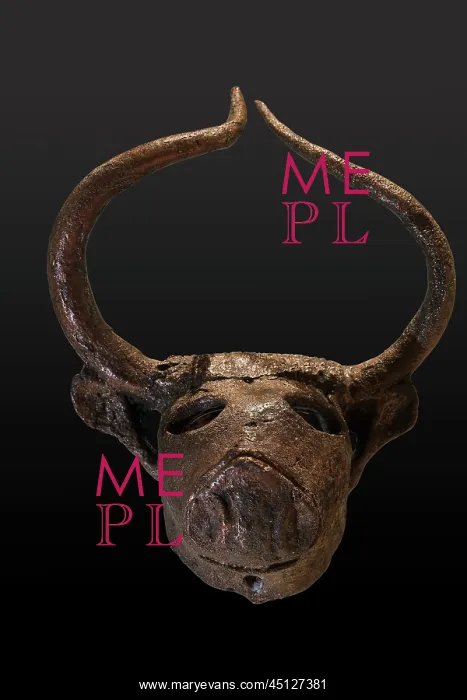 : Bull head, Bahrain National Museum, Manama, Bahrain : Bull head, Bahrain National Museum, Manama, Bahrain