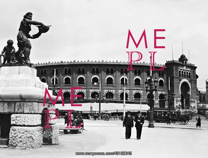 : Bullring in Barcelona, 1936 : Bullring in Barcelona, 1936