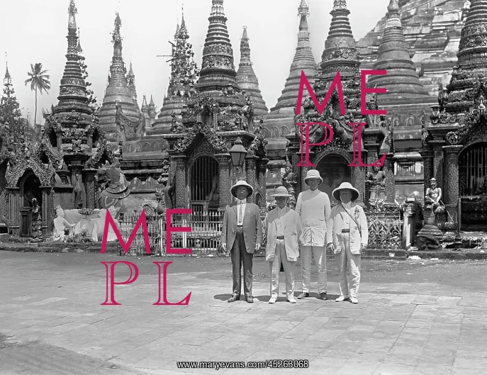 : Burma - Tourists around 1911 : Burma - Tourists around 1911
