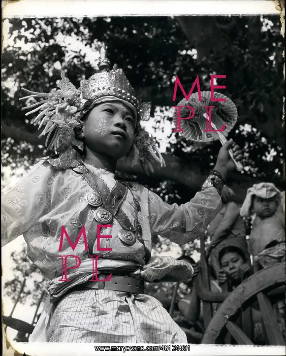 : Burmese boy about to spend a week in a Buddhist monastery : Burmese boy about to spend a week in a Buddhist monastery