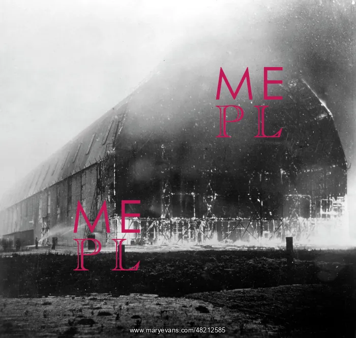 : Burning airship hangar, 1915 : Burning airship hangar, 1915