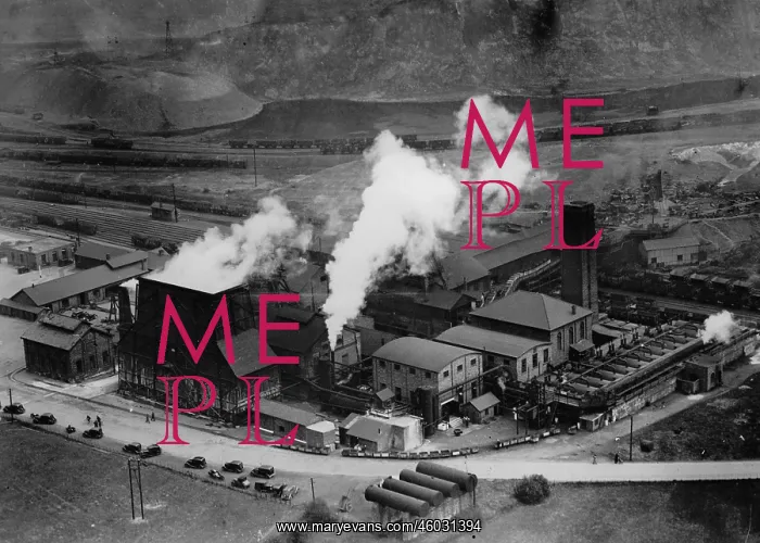 : The burning Markham mine in Duckmanton : The burning Markham mine in Duckmanton