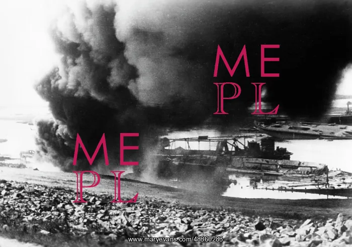 : Burning port facilities at the Dnieper, 1941 : Burning port facilities at the Dnieper, 1941