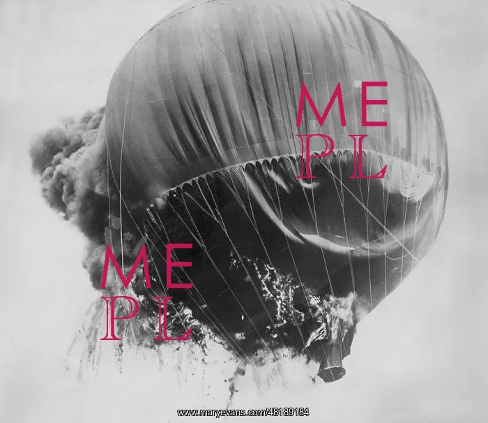 : The burning stratosphere balloon of Auguste Piccard, 1937 : The burning stratosphere balloon of Auguste Piccard, 1937