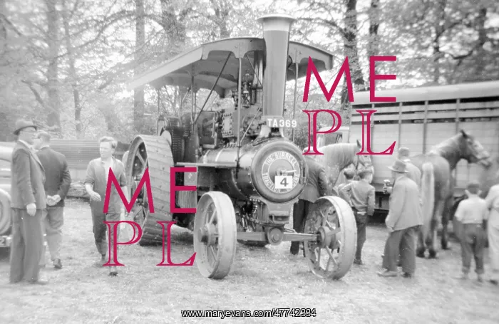 : Burrell General Purpose Traction Engine TA369 Red Gauntlet : Burrell General Purpose Traction Engine TA369 Red Gauntlet