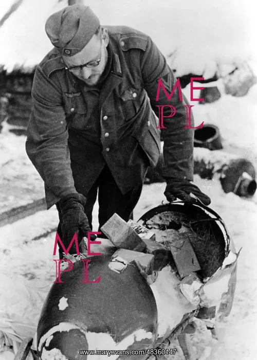 : Burst provisions bomb, 1942 : Burst provisions bomb, 1942