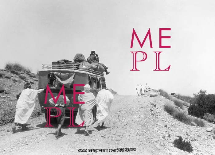 : Bus in the Algerian Sahara, 1932 : Bus in the Algerian Sahara, 1932