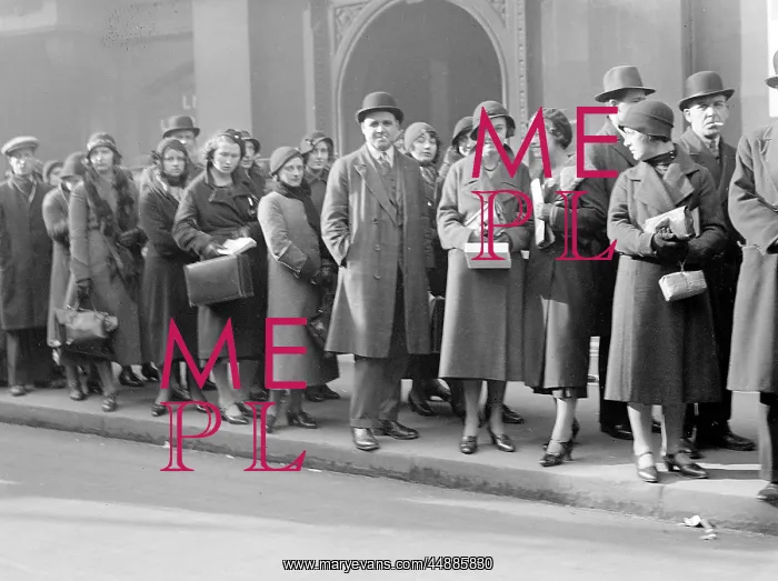 : A Bus Queue 1920s : A Bus Queue 1920s