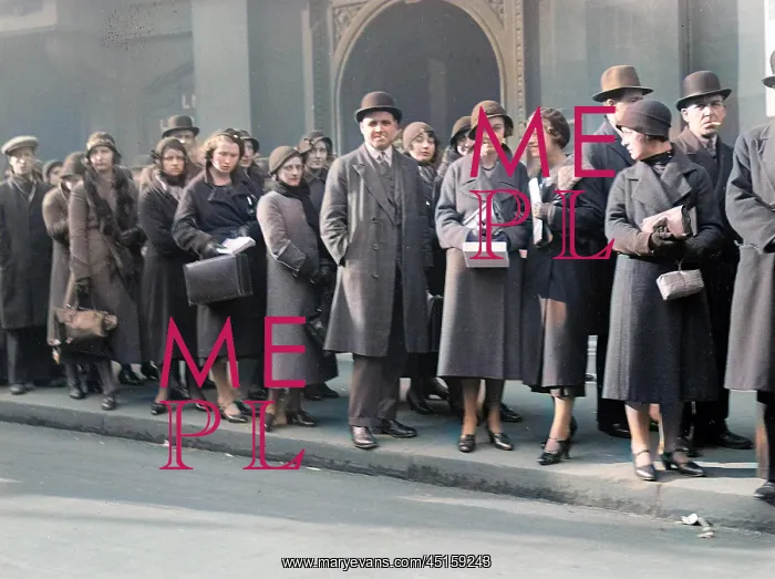 : A Bus Queue 1920s : A Bus Queue 1920s