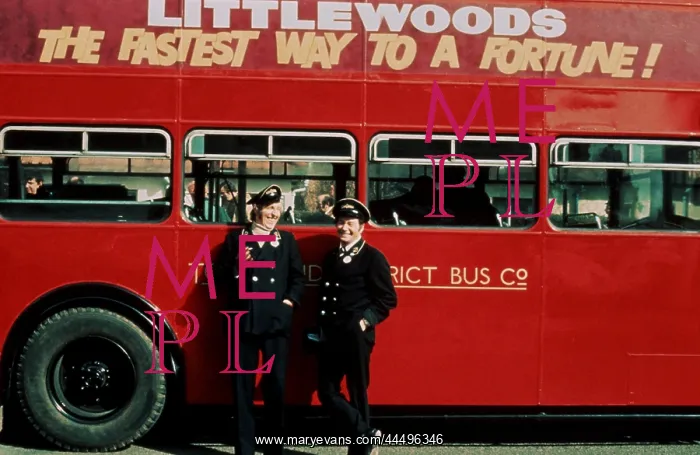 : On The Buses (1971) : On The Buses (1971)