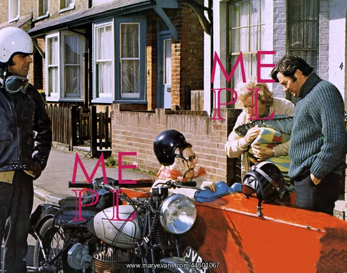 : On The Buses (1971) : On The Buses (1971)