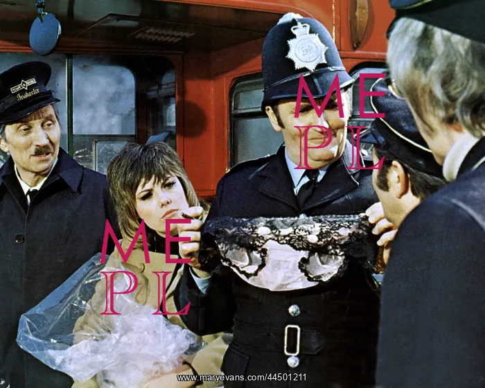 : On The Buses (1971) : On The Buses (1971)