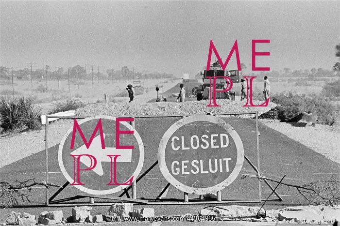 : Bush of Ghosts - Life and War in Namibia 1986-1990 : Bush of Ghosts - Life and War in Namibia 1986-1990