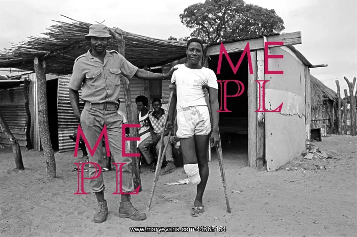 : Bush of Ghosts - Life and War in Namibia 1986-1990 : Bush of Ghosts - Life and War in Namibia 1986-1990