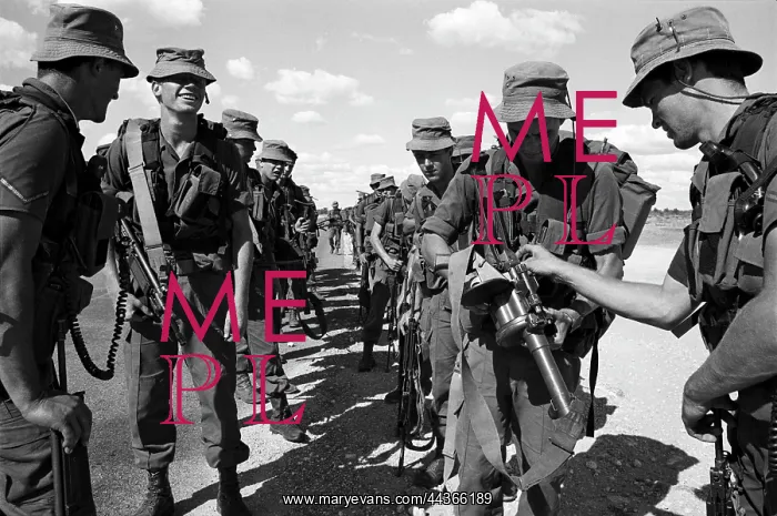 : Bush of Ghosts - Life and War in Namibia 1986-1990 : Bush of Ghosts - Life and War in Namibia 1986-1990