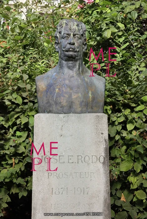  : Bust of Jose E Rodo, Square de l'Amerique-Latine