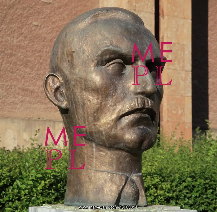  : Bust, Korce, Albania
