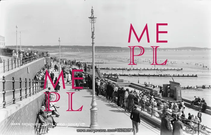 : Busy Day at Bridlington Beach : Busy Day at Bridlington Beach