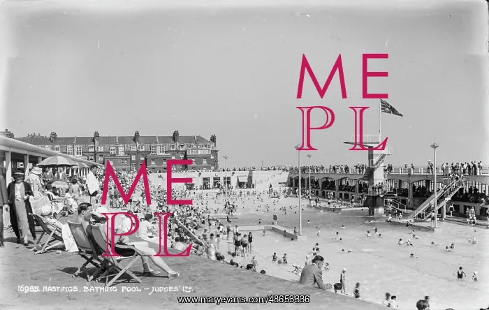 : Busy Day at Hastings Bathing Pool : Busy Day at Hastings Bathing Pool