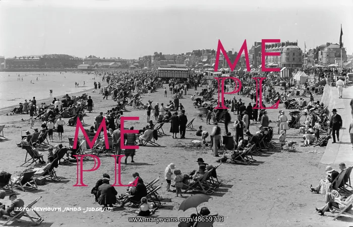 : Busy Day at Weymouth Sands : Busy Day at Weymouth Sands